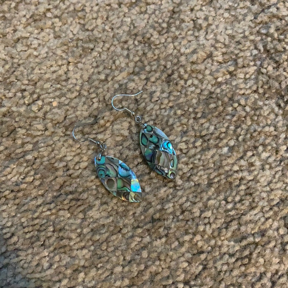 Pair of earrings